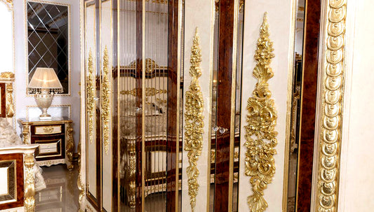 Exquisite European Style Hand Carving Armoire