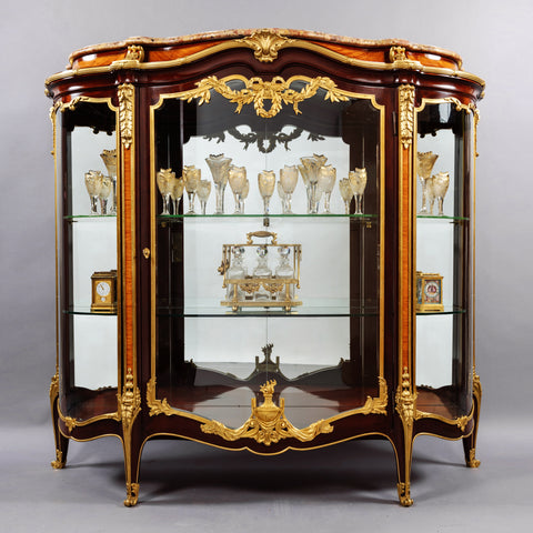 Royal Brown color Louis XVI Vitrine