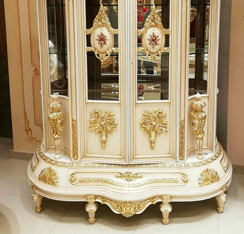 Bottom view of luxury vitrine